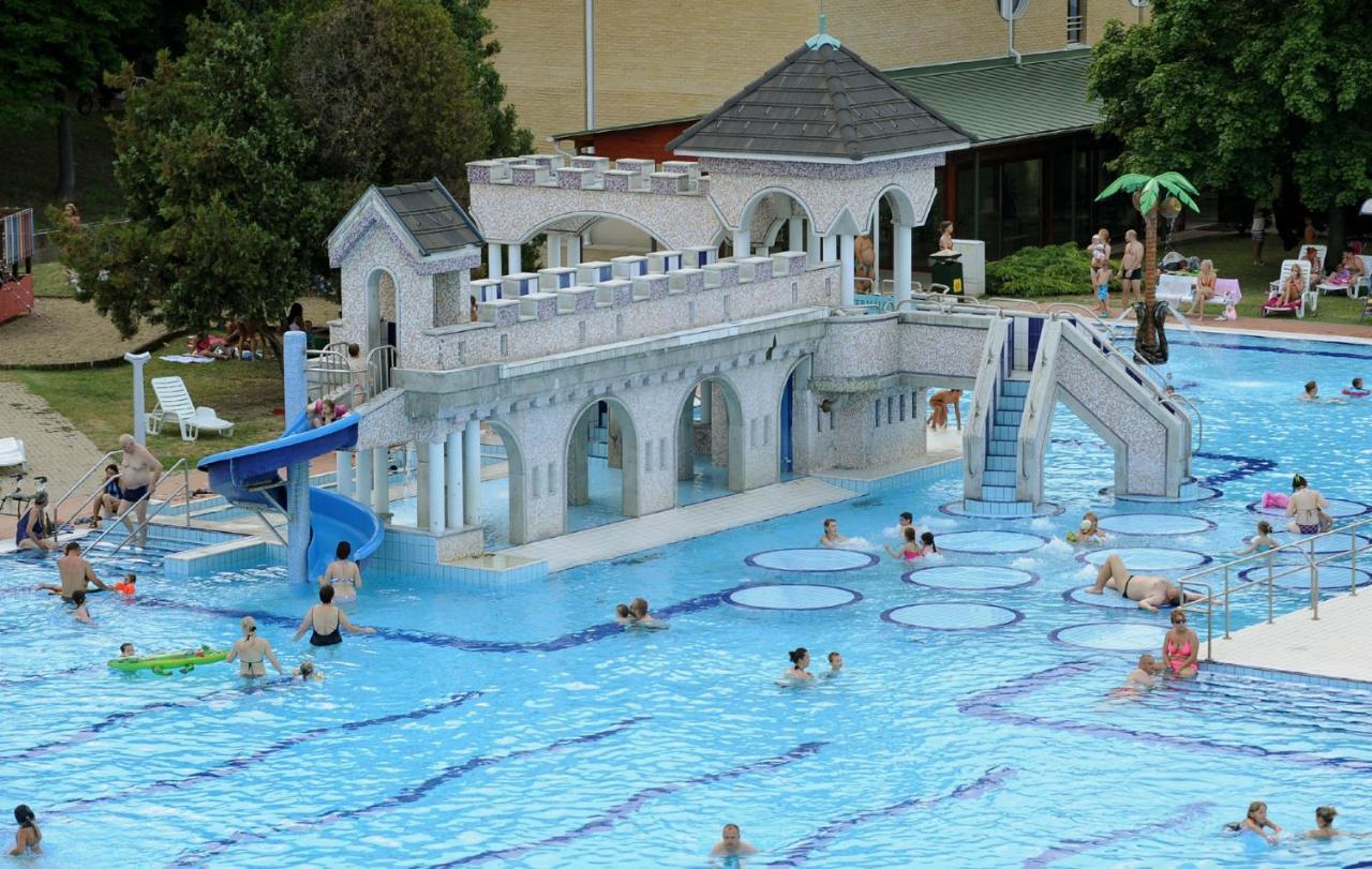 Buebaj Vendeghaz Hotel Eger Bagian luar foto
