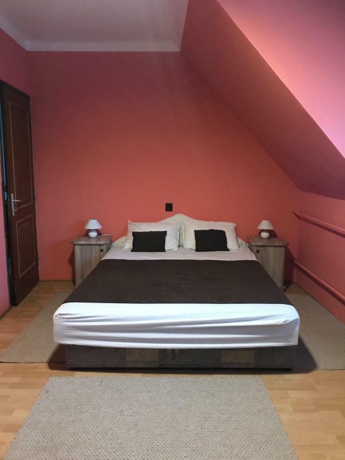 Buebaj Vendeghaz Hotel Eger Bagian luar foto