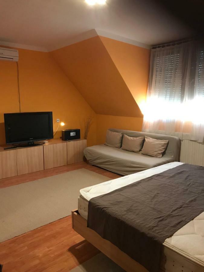 Buebaj Vendeghaz Hotel Eger Bagian luar foto